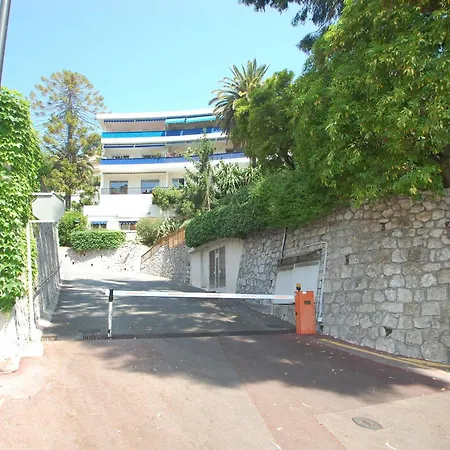 Lumineux Avec Grande Terrasse Et Garage Prive - Fr-1-196-276 *