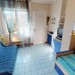 Lumineux Avec Grande Terrasse Et Garage Prive - Fr-1-196-276 Menton