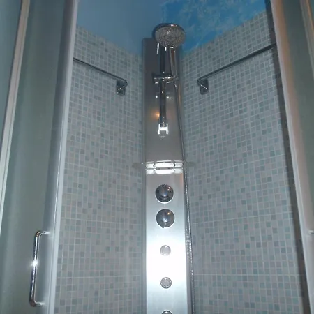 Lumineux Avec Grande Terrasse Et Garage Prive - Fr-1-196-276 Apartamento Menton