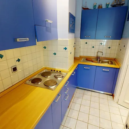 Lumineux Avec Grande Terrasse Et Garage Prive - Fr-1-196-276 * מנטון