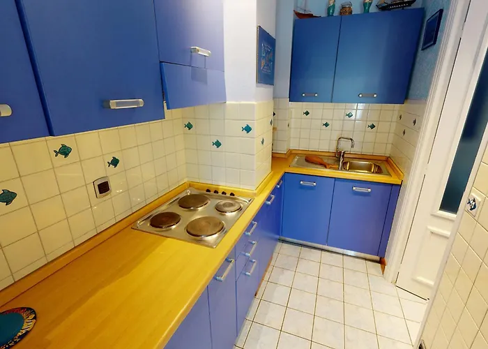 Lumineux Avec Grande Terrasse Et Garage Prive - Fr-1-196-276 * 芒通